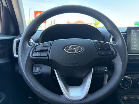 Certified 2025 Hyundai Venue SE FWD image 23