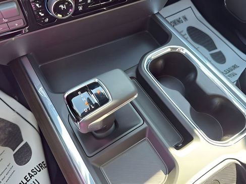 New 2026 Chevrolet Silverado 1500 High Country AWD/4WD image 15