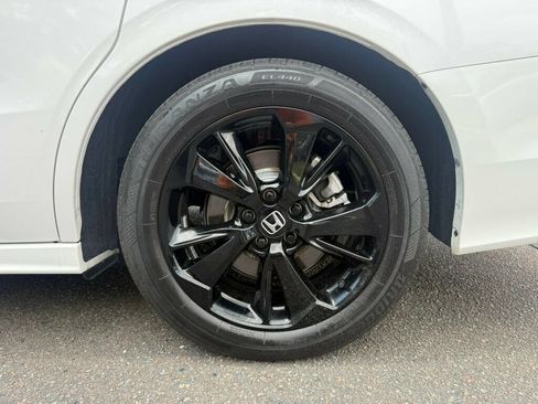 Used 2024 Honda Odyssey Sport image 11