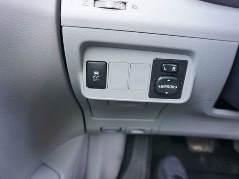 Used 2012 Toyota Corolla LE image 4