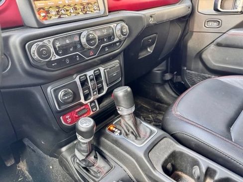 Used 2023 Jeep Gladiator Rubicon w/ Cold Weather Group AWD/4WD image 14