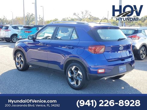 Certified 2023 Hyundai Venue Limited image 11