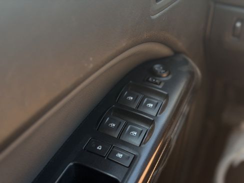 Used 2019 Chevrolet Colorado Z71 AWD/4WD image 16
