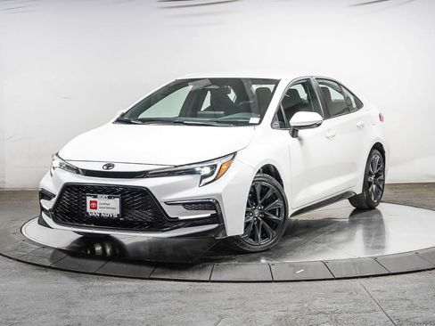 Used 2024 Toyota Corolla SE FWD image 1