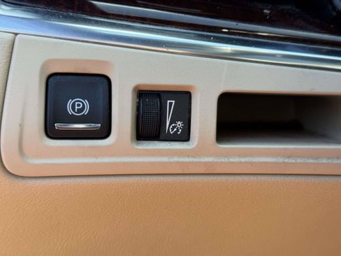 Used 2017 Cadillac XT5 Premium Luxury w/ LPO, Wheel Lock Package AWD/4WD image 17