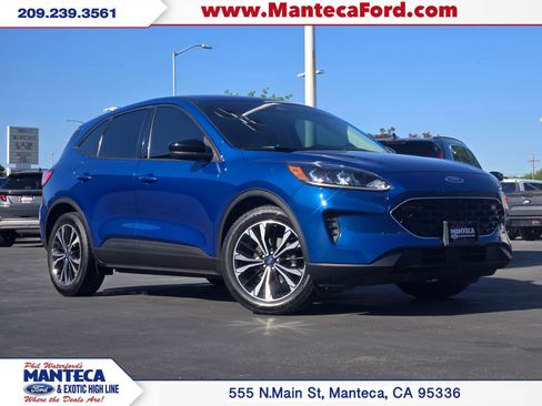Used 2022 Ford Escape SE w/ SE Sport Appearance Package FWD image 1