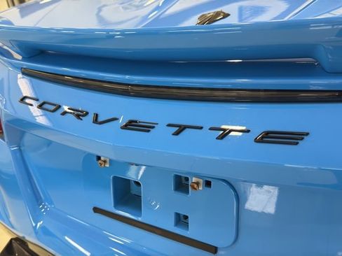 Used 2023 Chevrolet Corvette Stingray Premium Conv w/ Z51 Performance Package RWD image 9