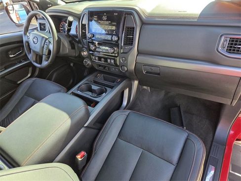 Used 2020 Nissan Titan PRO-4X w/ Pro-4x Convenience Package image 16