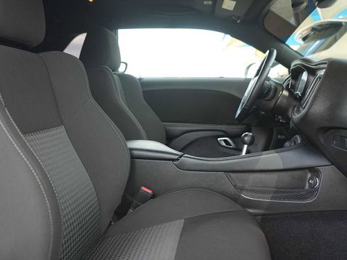 Used 2022 Dodge Challenger R/T w/ Blacktop Package image 15