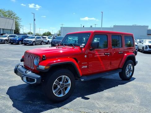 Used 2023 Jeep Wrangler Unlimited Sahara w/ LED Lighting Group AWD/4WD image 11
