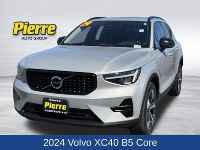 Used 2024 Volvo XC40 B5 Core