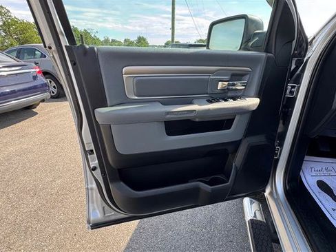Used 2018 RAM 1500 Big Horn AWD/4WD image 34