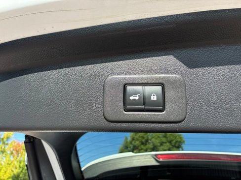 Used 2025 Nissan Murano SV AWD/4WD image 10