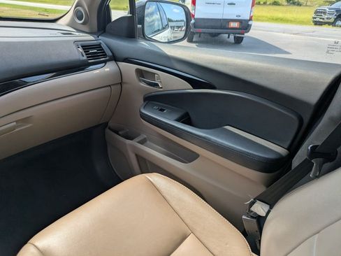 Used 2019 Honda Pilot Touring image 20