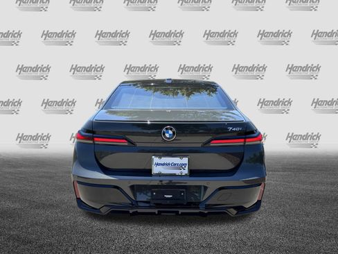 Certified 2023 BMW 740i RWD image 9