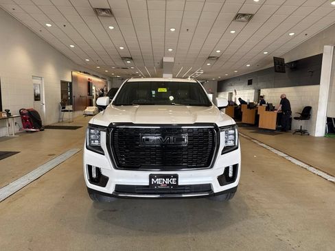 Used 2023 GMC Yukon Denali Ultimate w/ LPO, Floor Liner Package AWD/4WD image 2