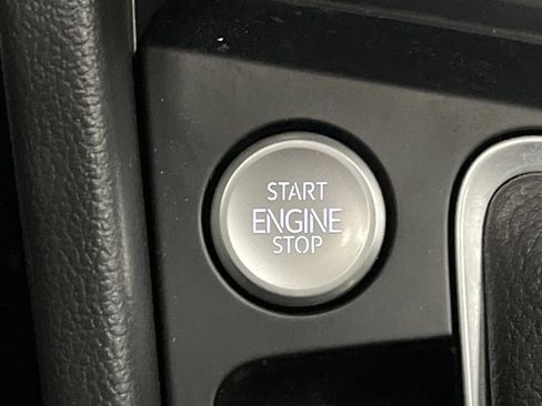 Used 2025 Volkswagen Jetta SEL image 22