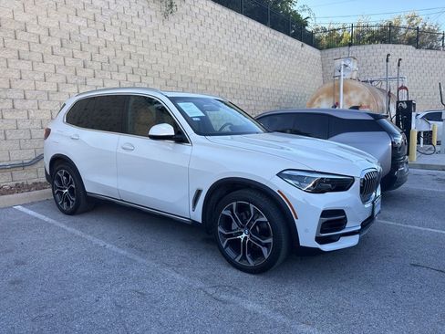 Certified 2023 BMW X5 sDrive40i w/ Premium Package RWD image 2