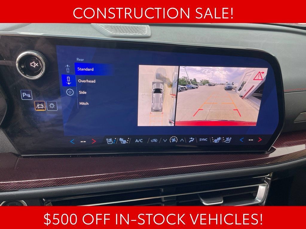 Used 2024 Chevrolet Traverse RS AWD/4WD image 23