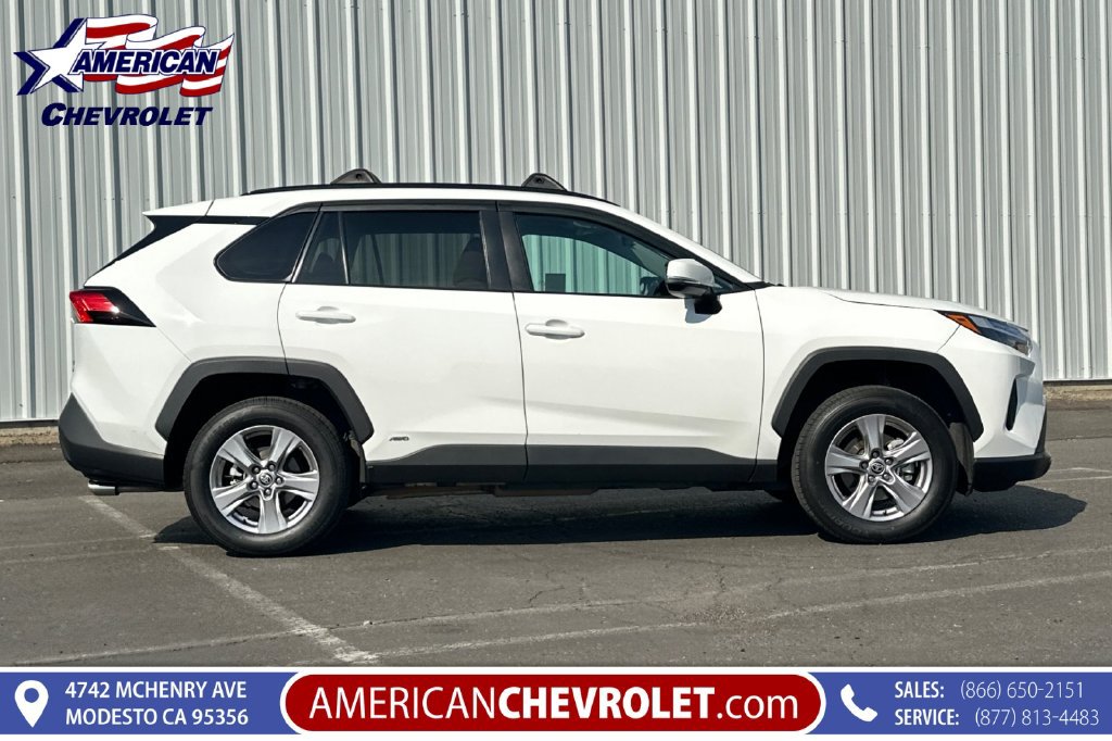 Used 2022 Toyota RAV4 XLE w/ Convenience Package AWD/4WD image 3