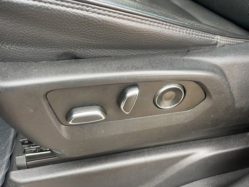 Used 2023 GMC Yukon XL Denali image 16