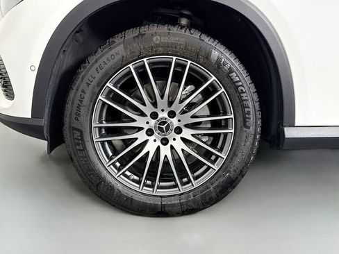 Used 2024 Mercedes-Benz GLC 300 4MATIC w/ Advanced USB Package image 32