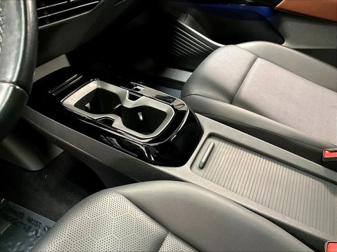 Used 2022 Volkswagen ID.4 Pro S w/ Gradient Package image 19