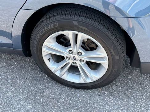 Certified 2018 Ford Taurus SEL FWD image 5