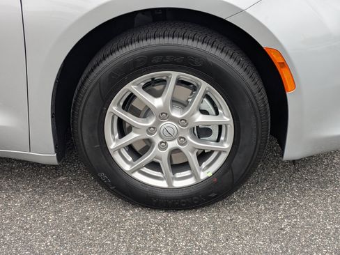 New 2026 Chrysler Voyager LX FWD image 10
