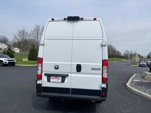Used 2024 RAM ProMaster 3500 w/ Quick Order Package 22G SLT FWD image 4