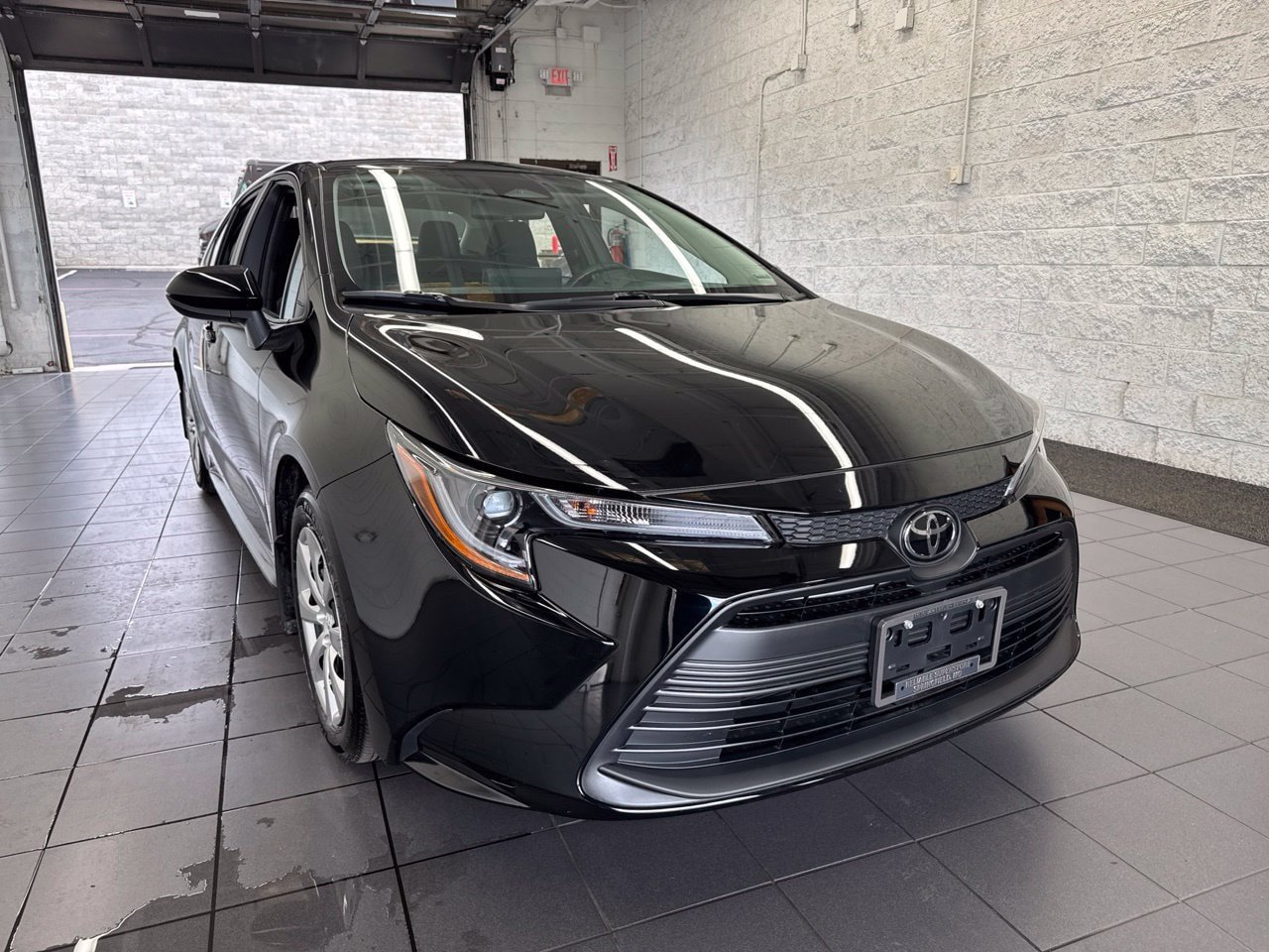 Used 2026 Toyota Corolla LE FWD image 2