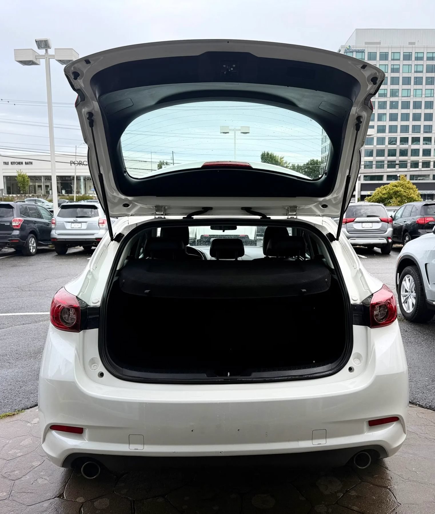 Used 2018 MAZDA MAZDA3 Touring FWD image 37