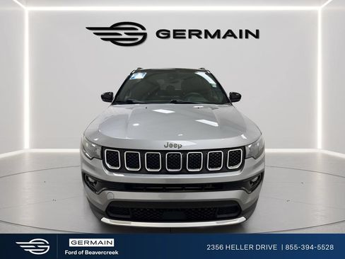 Used 2023 Jeep Compass Limited AWD/4WD image 2
