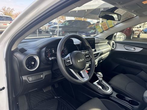 Used 2024 Kia Forte LXS image 9