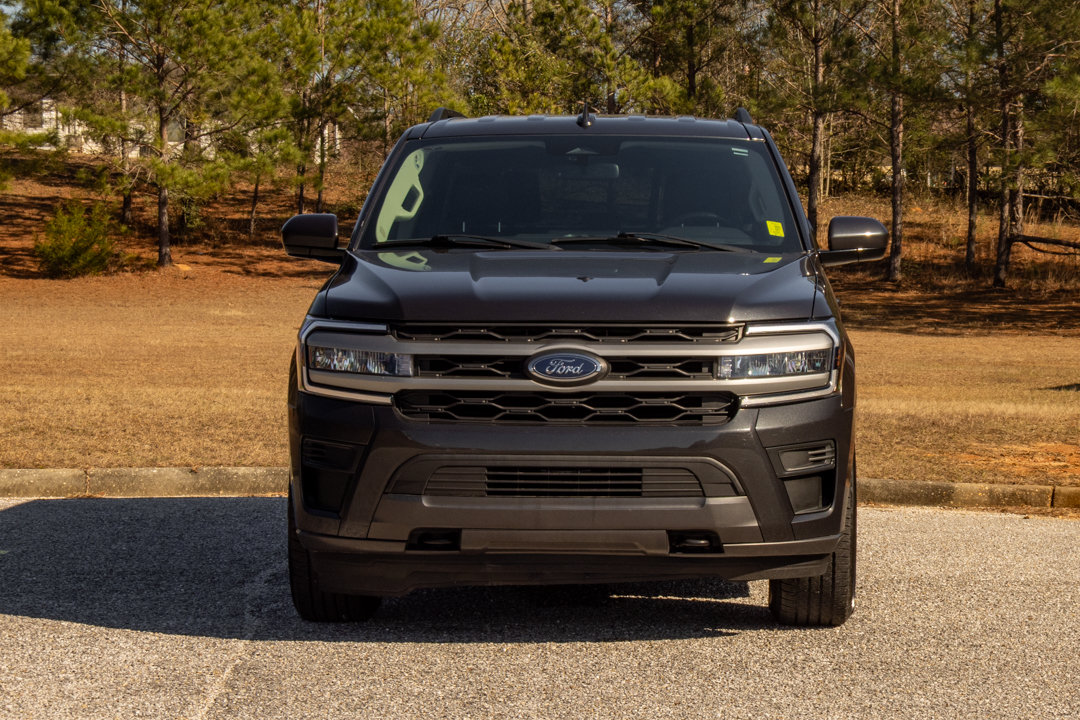 Used 2024 Ford Expedition XLT AWD/4WD image 2