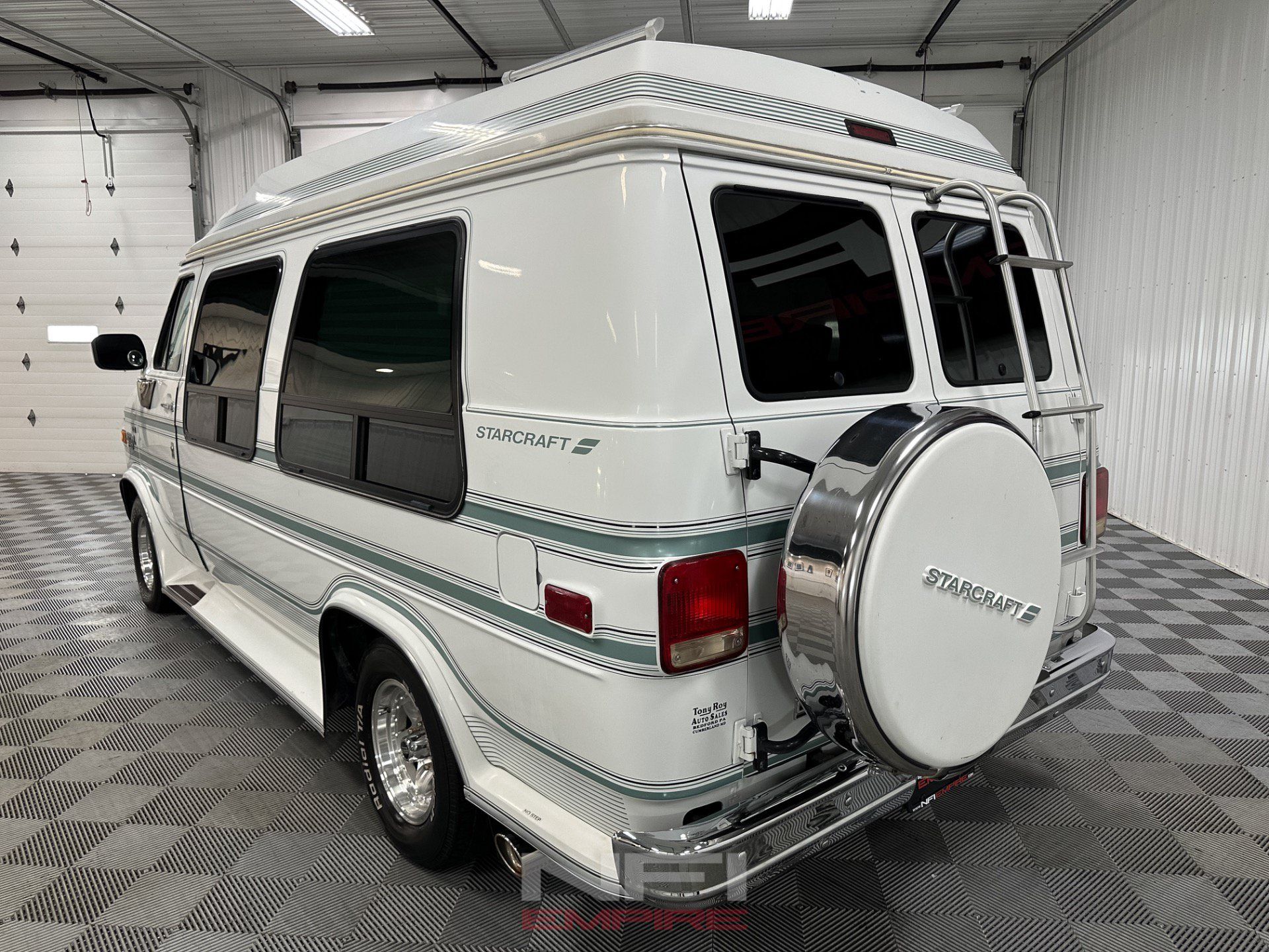 Used 1992 Chevrolet G20 RWD image 10