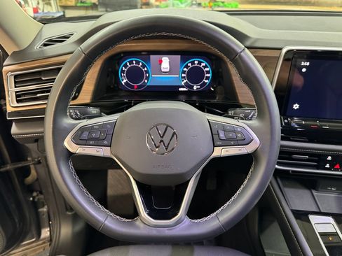Used 2024 Volkswagen Atlas SE AWD/4WD image 18