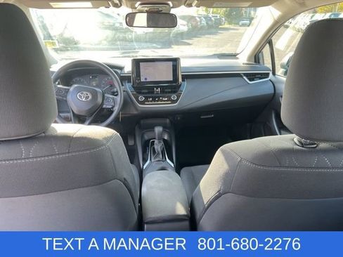 Used 2025 Toyota Corolla LE image 27