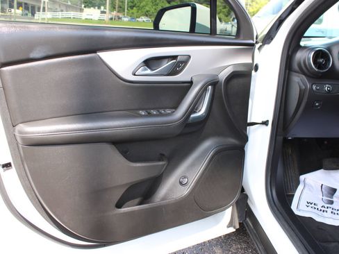 Used 2022 Chevrolet Blazer LT FWD image 11