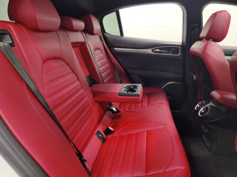 Certified 2023 Alfa Romeo Stelvio Veloce AWD/4WD image 18