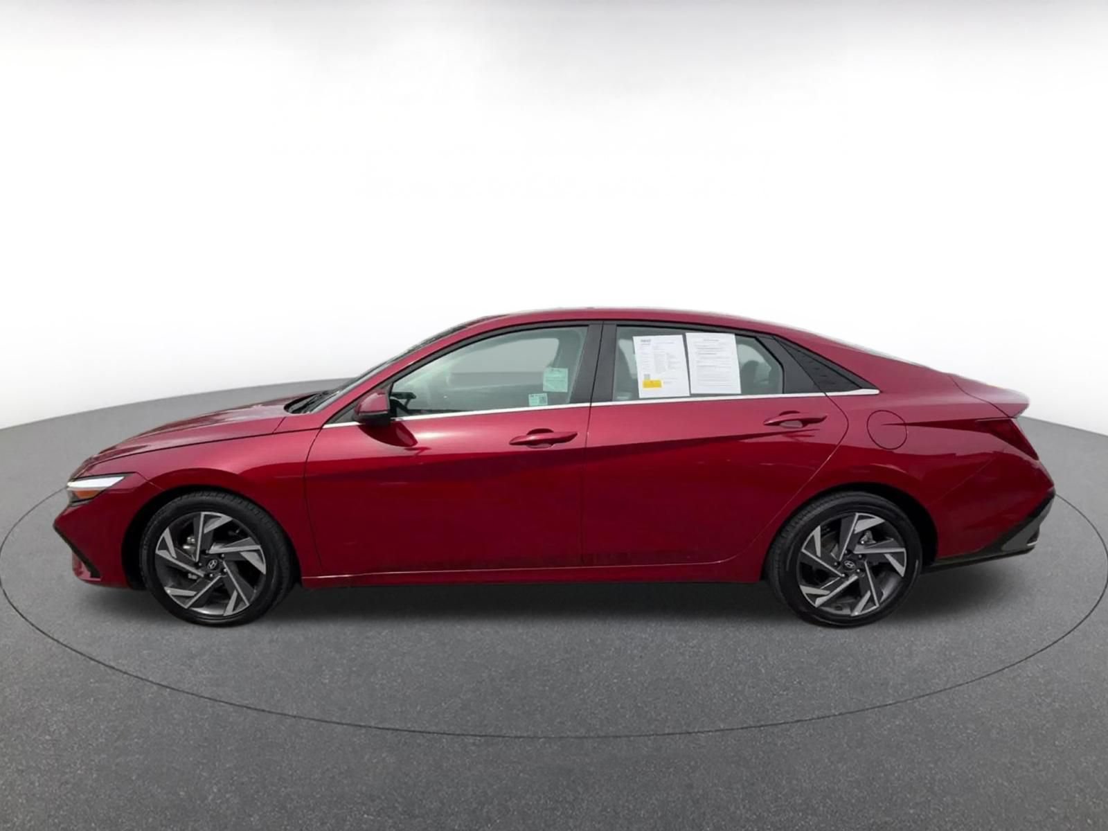 Used 2025 Hyundai Elantra Limited FWD image 8