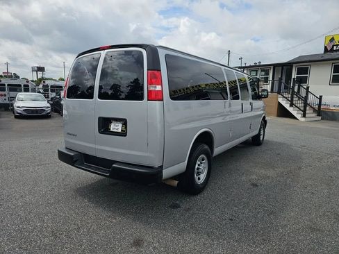 Used 2019 Chevrolet Express 3500 LS RWD image 8