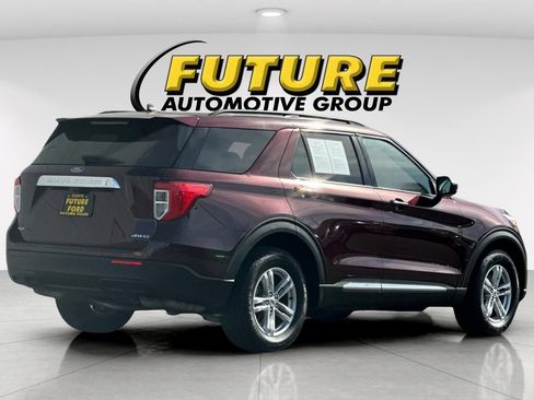 Certified 2022 Ford Explorer XLT AWD/4WD image 3