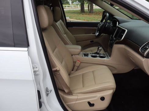 Used 2016 Jeep Grand Cherokee Limited AWD/4WD image 22