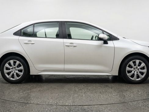Used 2025 Toyota Corolla LE FWD image 11