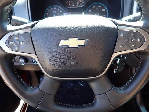 Used 2018 Chevrolet Colorado Z71 AWD/4WD image 17