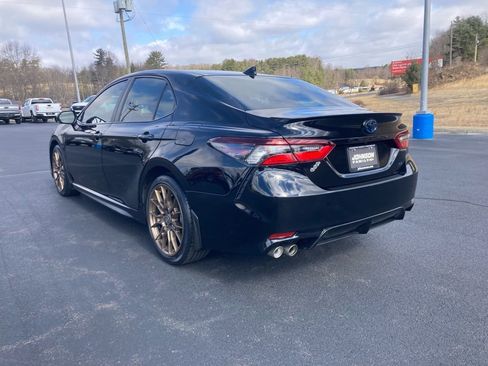 Used 2023 Toyota Camry SE image 5