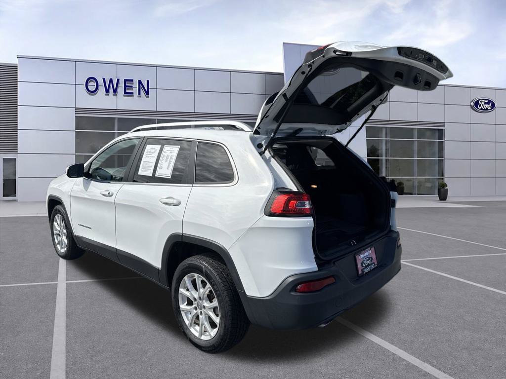 Used 2018 Jeep Cherokee Latitude w/ Cold Weather Group FWD image 31