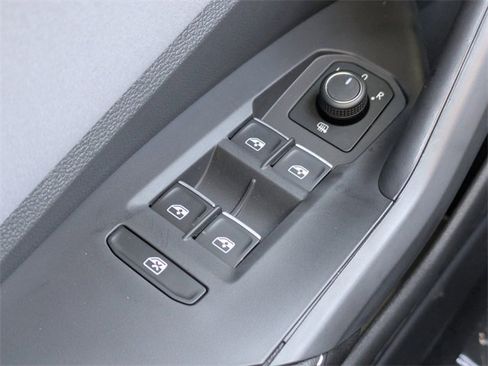 New 2026 Volkswagen Jetta SE image 22