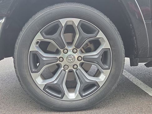 Used 2019 RAM 1500 Limited AWD/4WD image 9